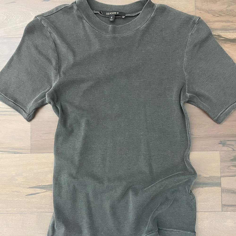 Yeezy Season 6 Charcoal Grey Women’s Tee size Medium